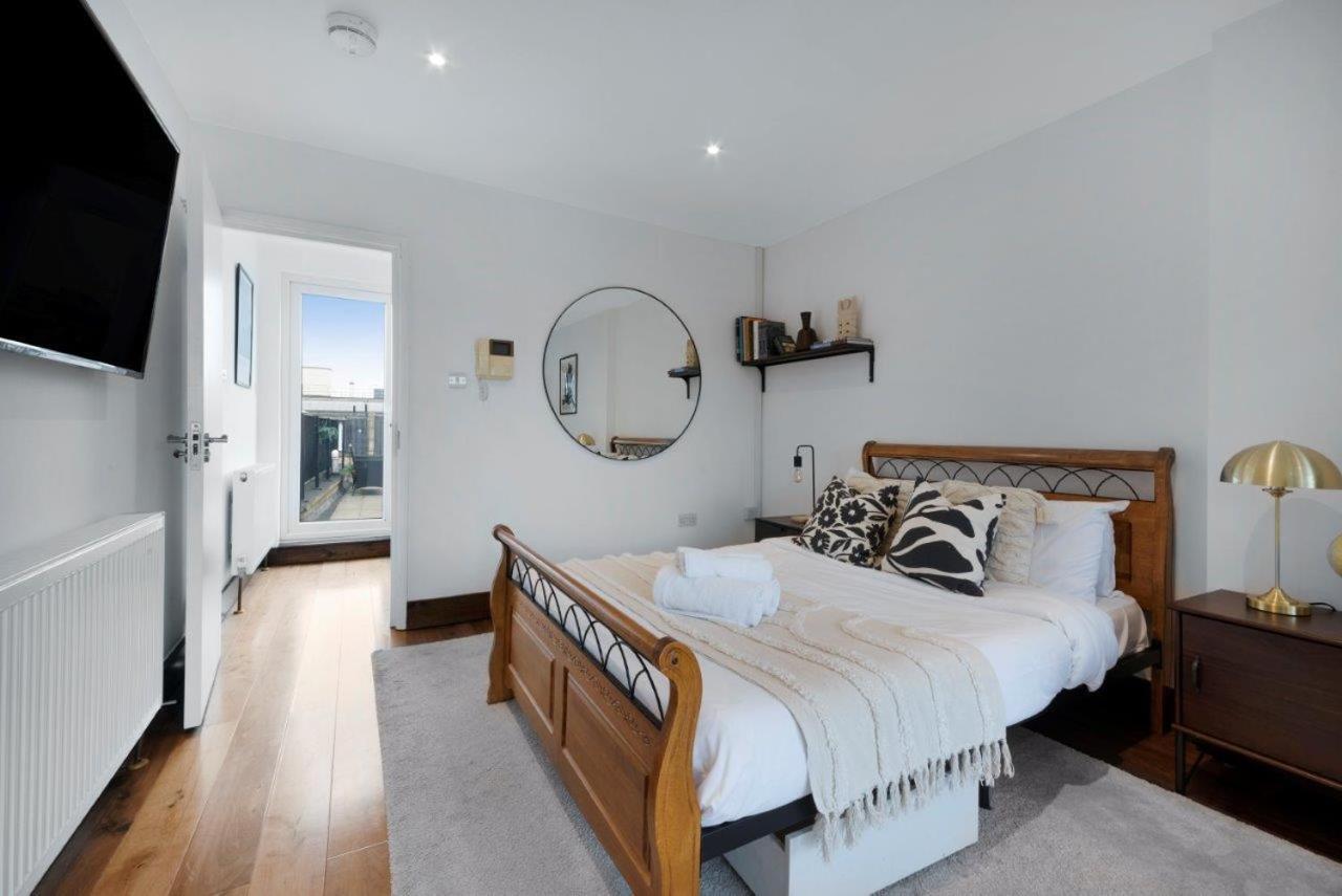 Huge Shoreditch Apartment- Private Roof Terrace 런던 외부 사진